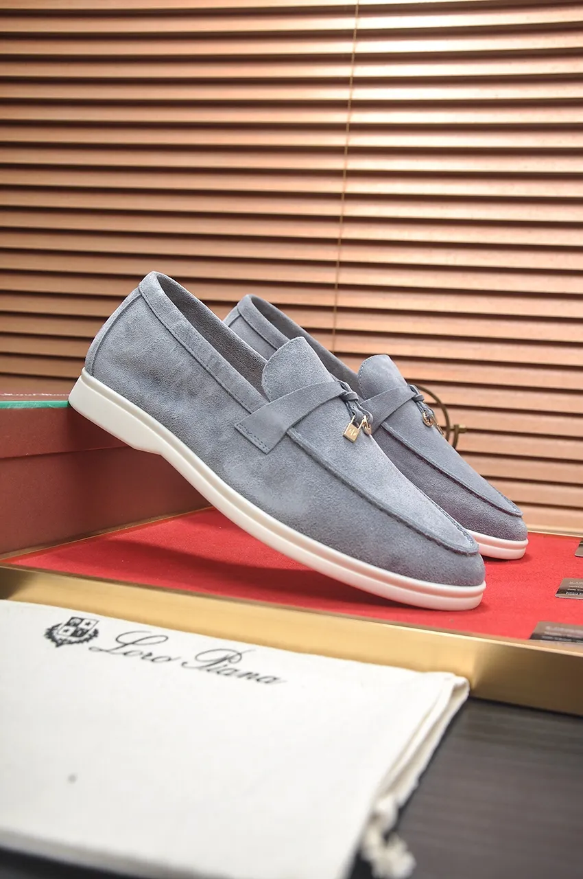 Men's shoes 💰400💶[𝐥𝐨𝐫𝐨 𝐏𝐢𝐚𝐧𝐚] [Couple model] High-end quality, affordable price, LP classic loafers, Italian treasure brand, the only brand that can match Hermès! Only after wearing it do we know that we can’t live up to our feet. Women’s code: 35-40 (customized sizes 34, 41, 42 are non-returnable) Men’s code: 38-44 (customized 45, 46, 47, 48 are non-refundable) Fabric: Customized imported cashmere Lining: Customized imported fetal cowhide Foot: Imported benzene-dyed calfskin Outsole: Exclusive original glass rubber outsole